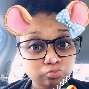 Meet your Posher, Danielle